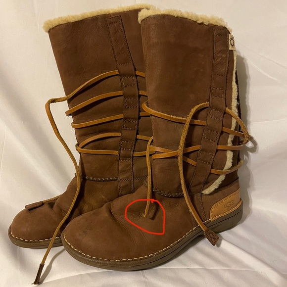 UGG Boots Size 7 - Picture 2 of 6